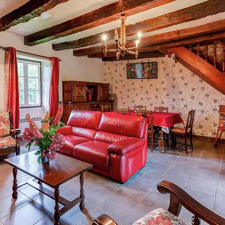 Comfortable With Private Pool Holiday home